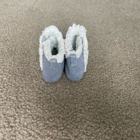 Carter’s Baby Booties - Picture 4 of 5